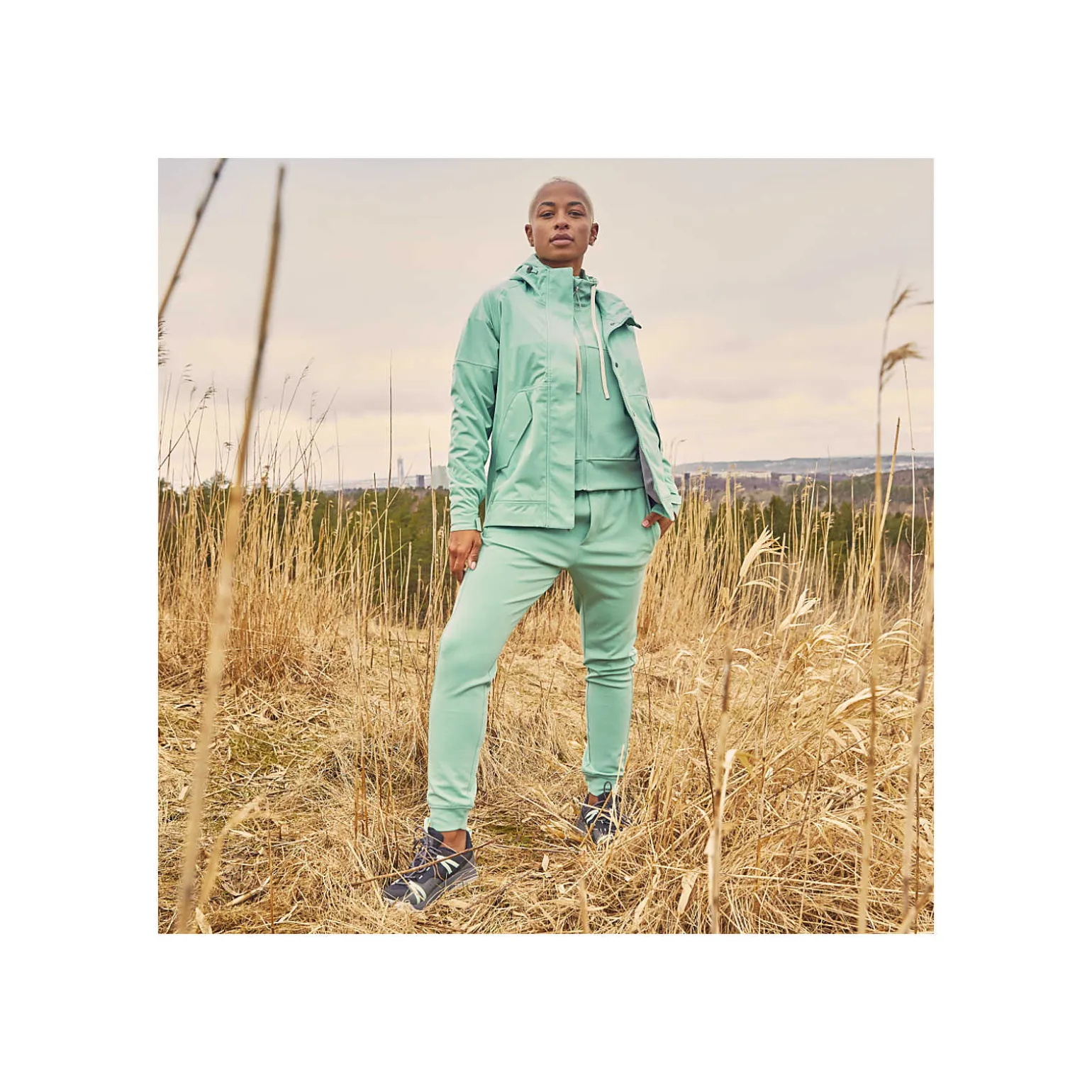 Women's Whisper Rain Shell - Outerwear